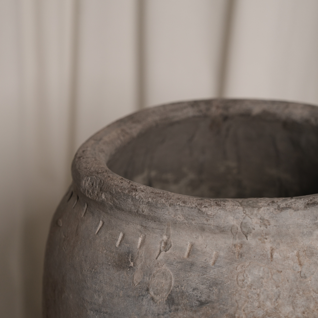 Terracotta Pot - L